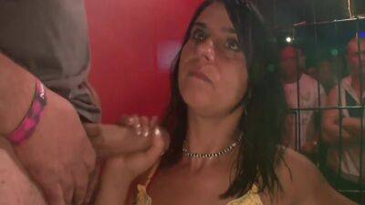 Amateur Public Blowjob In Swinger Club 4 Min - upornia