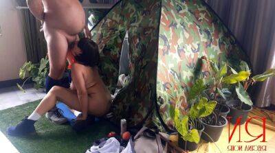 Sex in camp. A stranger fucks a nudist lady in her mouth in a camping in nature. - sunporno.com