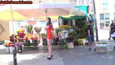 Tattooed public babe deepthroats in 3some for voyeurs - hotmovs.com