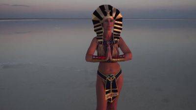 Walk Seminaked By Elton-saltlake In Egypt Dress-style - hclips - Egypt