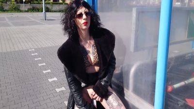 Dildoing In Public 5 Min - Lucy Ravenblood - upornia