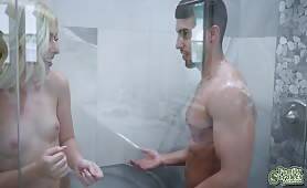 Eddie Dean joins Minxx Marley inside the shower room - al4a.com